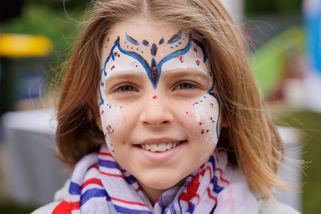 Le Festival Brisbane French Festival kid painting face